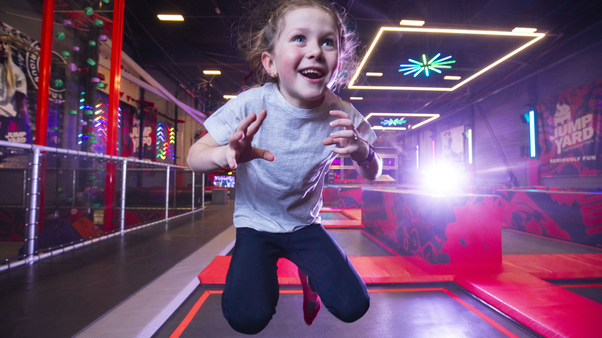 Fiestas de cumpleaños para niños en el parque de camas elásticas JumpYard Getafe Madrid